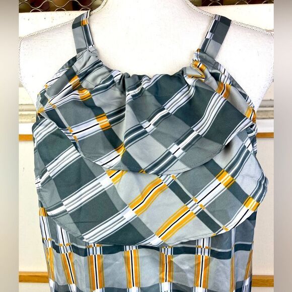 Banana Republic NWT ruffled front Plaid Sleeveless Women's Top great layering - Picture 2 of 10